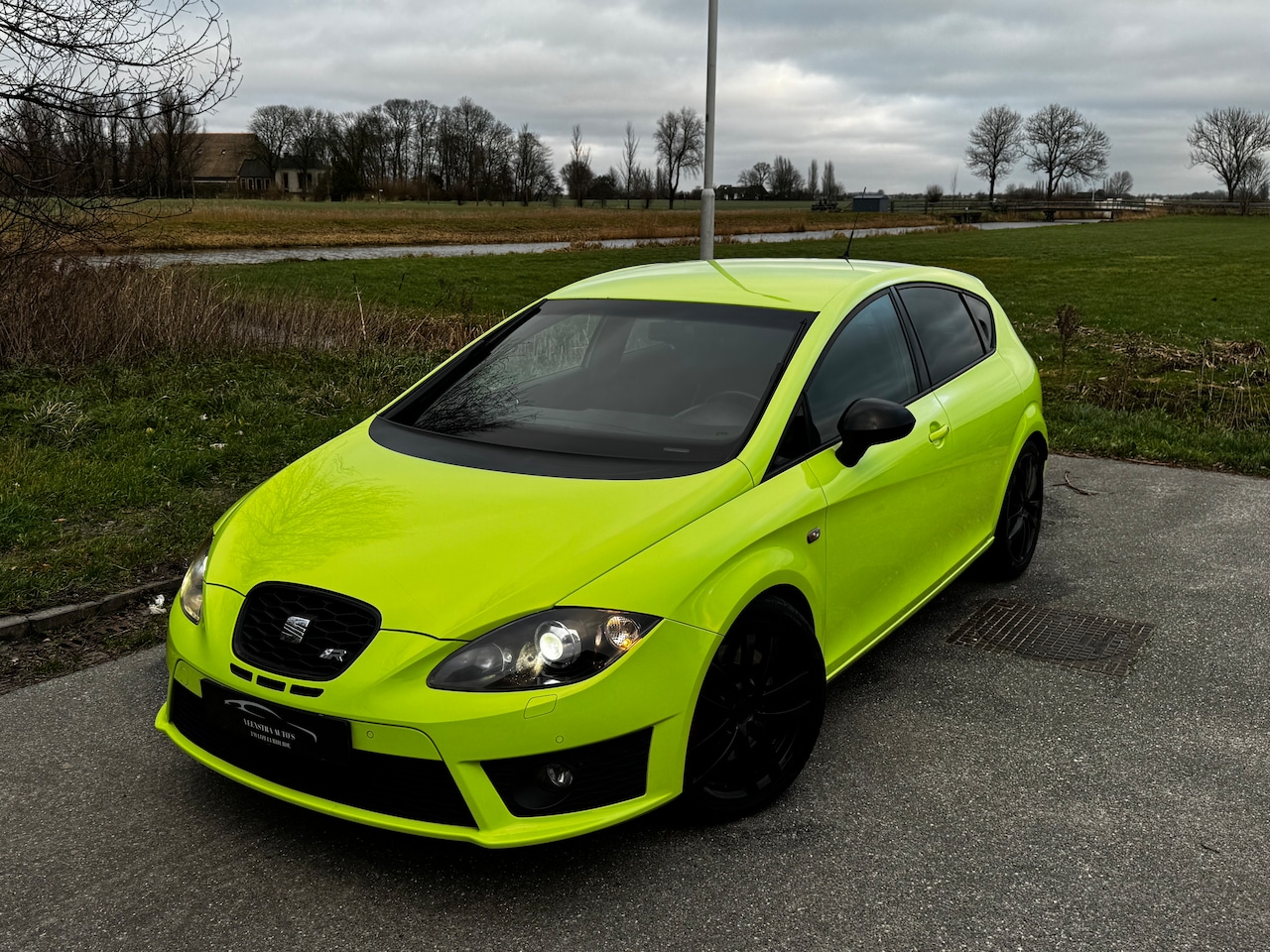 Seat Leon - 2.0 TFSI Cupra R - AutoWereld.nl