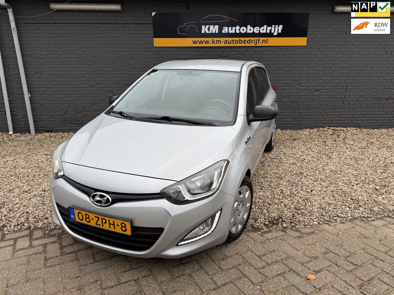 Hyundai i20 - 1.2i Business Edition*Airco*Apk*Led* - AutoWereld.nl