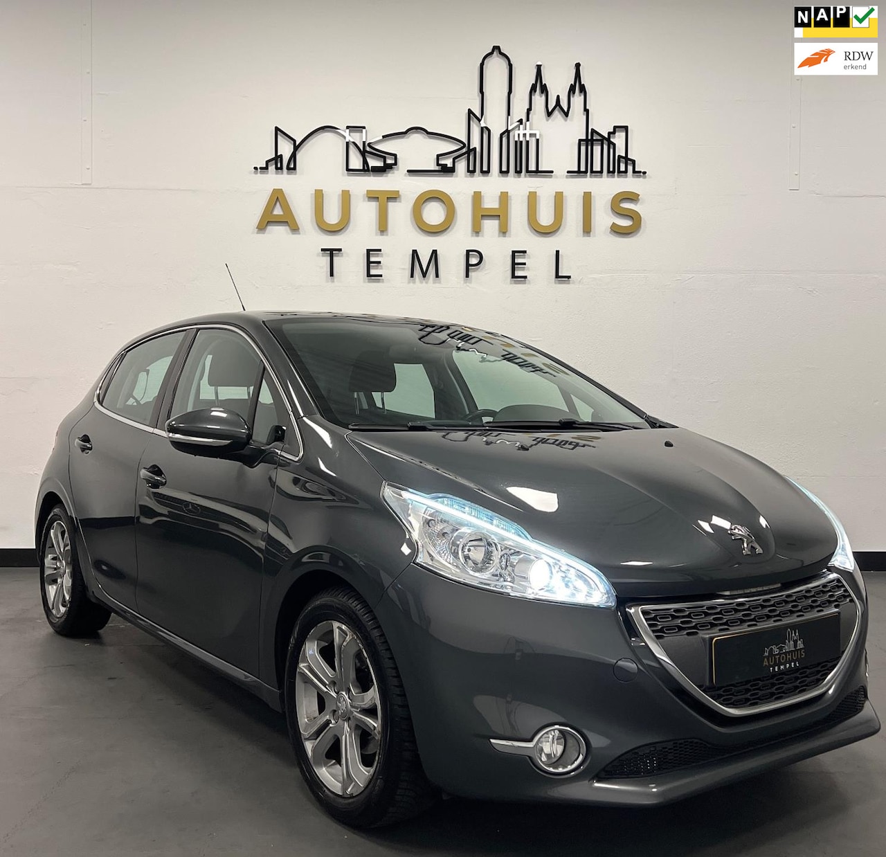 Peugeot 208 - 1.2 VTi Blue Lease Executive Nap Airco 5Drs PDC Cruise Elektrische ramen Lm Velgen - AutoWereld.nl