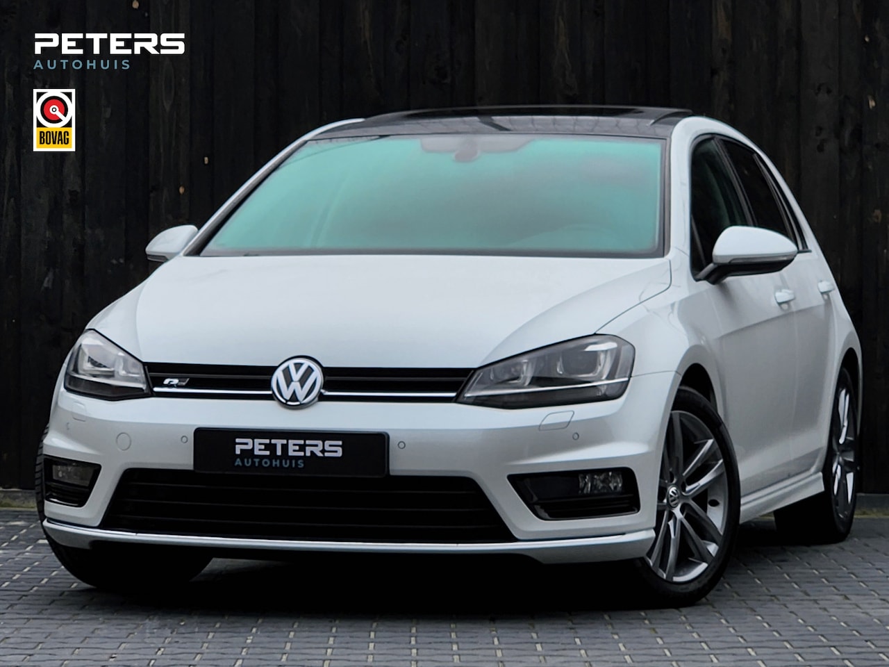 Volkswagen Golf - 1.2 TSI R-Line| Panodak| Xenon| Leer| Camera - AutoWereld.nl