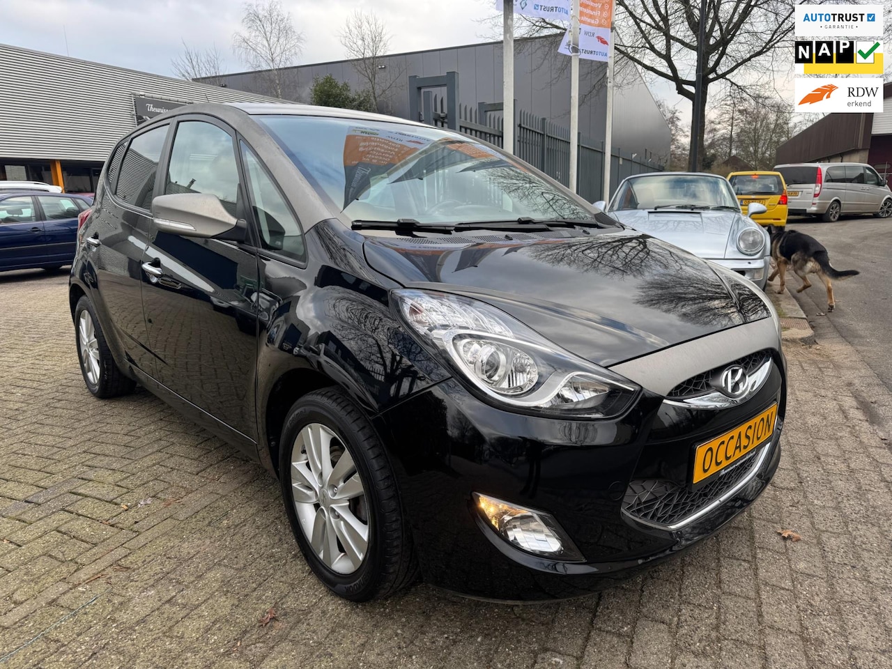 Hyundai ix20 - 1.6i i-Vision automaat, elec pakket, trekhaak, camera, cruise, navi, nwe apk, dealer onder - AutoWereld.nl