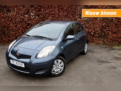 Toyota Yaris - 1.3 VVTI DYNAMIC