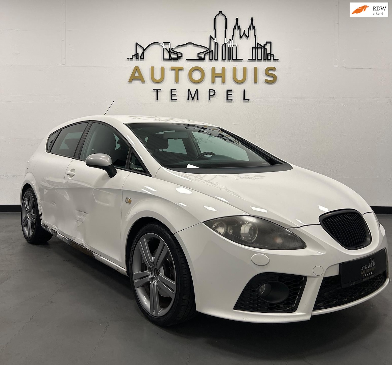 Seat Leon - 2.0 TDI FR Airco 5Drs 6Bak Cruise Met Schade 18Inch - AutoWereld.nl