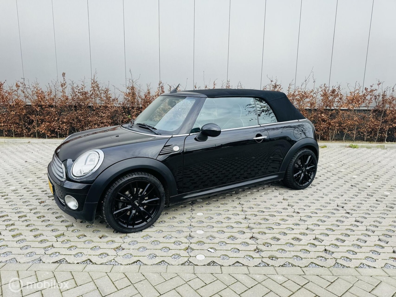 MINI Cabrio - 1.6 Cabrio Leer Stoelvw 17 inch - AutoWereld.nl