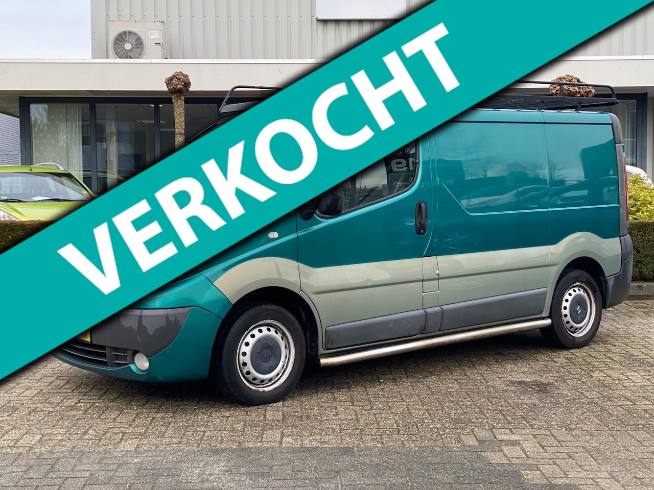 Renault Trafic - 2.0 dCi T27 L1H1 DC AUTOMAAT/NAVI/AIRCO/PDC! - AutoWereld.nl