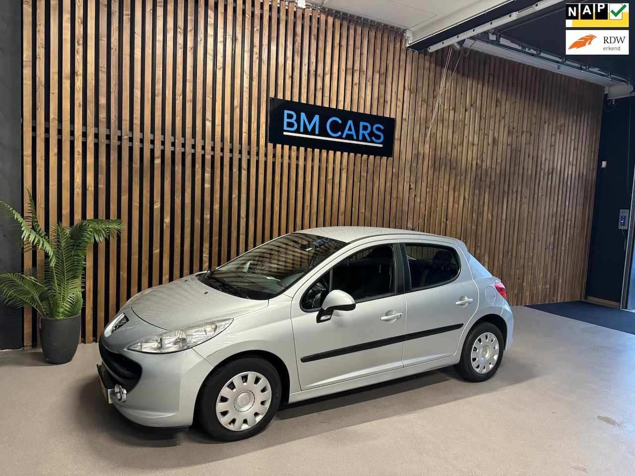 Peugeot 207 - 1.4 VTi Look Airco,5 Deurs,Nieuwe APK - AutoWereld.nl