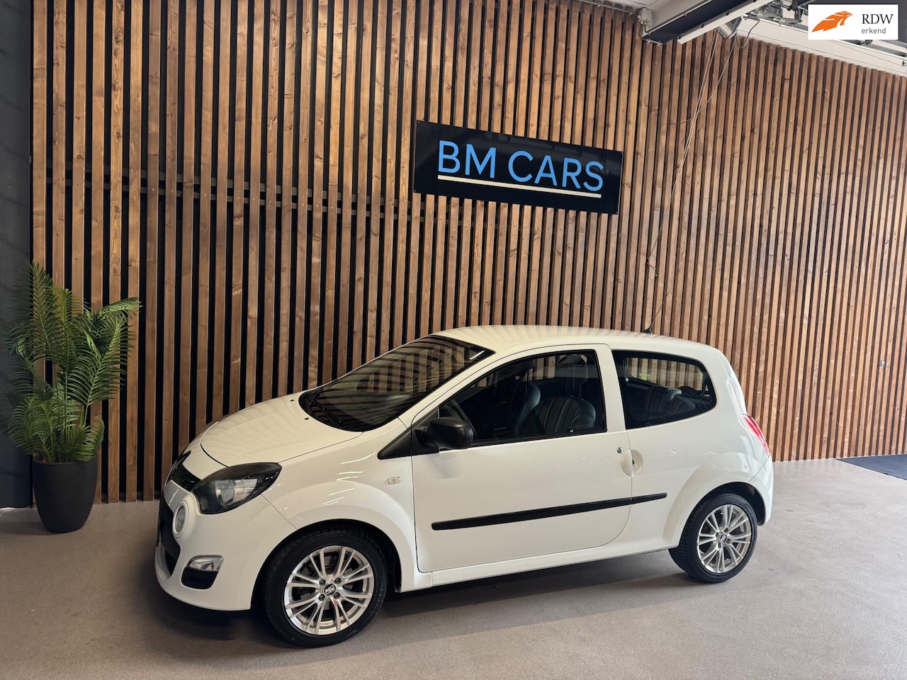 Renault Twingo - 1.2 16V Acces 1.2 16V Acces Nieuwe APK,Sportvelgen,Weinig KM - AutoWereld.nl