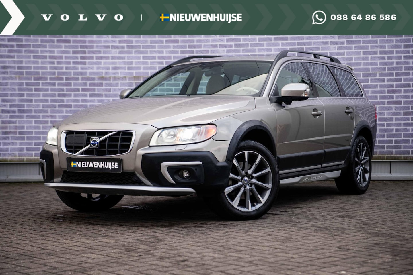 Volvo XC70 - 3.2 Summum | Trekhaak | Schuif/Kantel dak | Adaptive Cruise | BLIS | Parkeersensoren | Mem - AutoWereld.nl