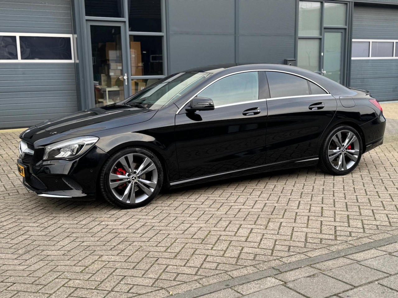 Mercedes-Benz CLA-Klasse - 180 Business Solution AMG Upgrade Edition Pano dak - AutoWereld.nl