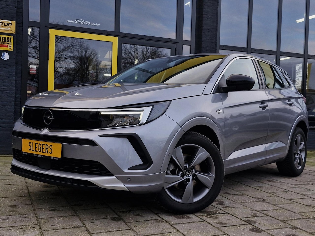 Opel Grandland - 1.2 Turbo 130PK | Elegance | Stoelverwarming | Parkeersensoren | - AutoWereld.nl