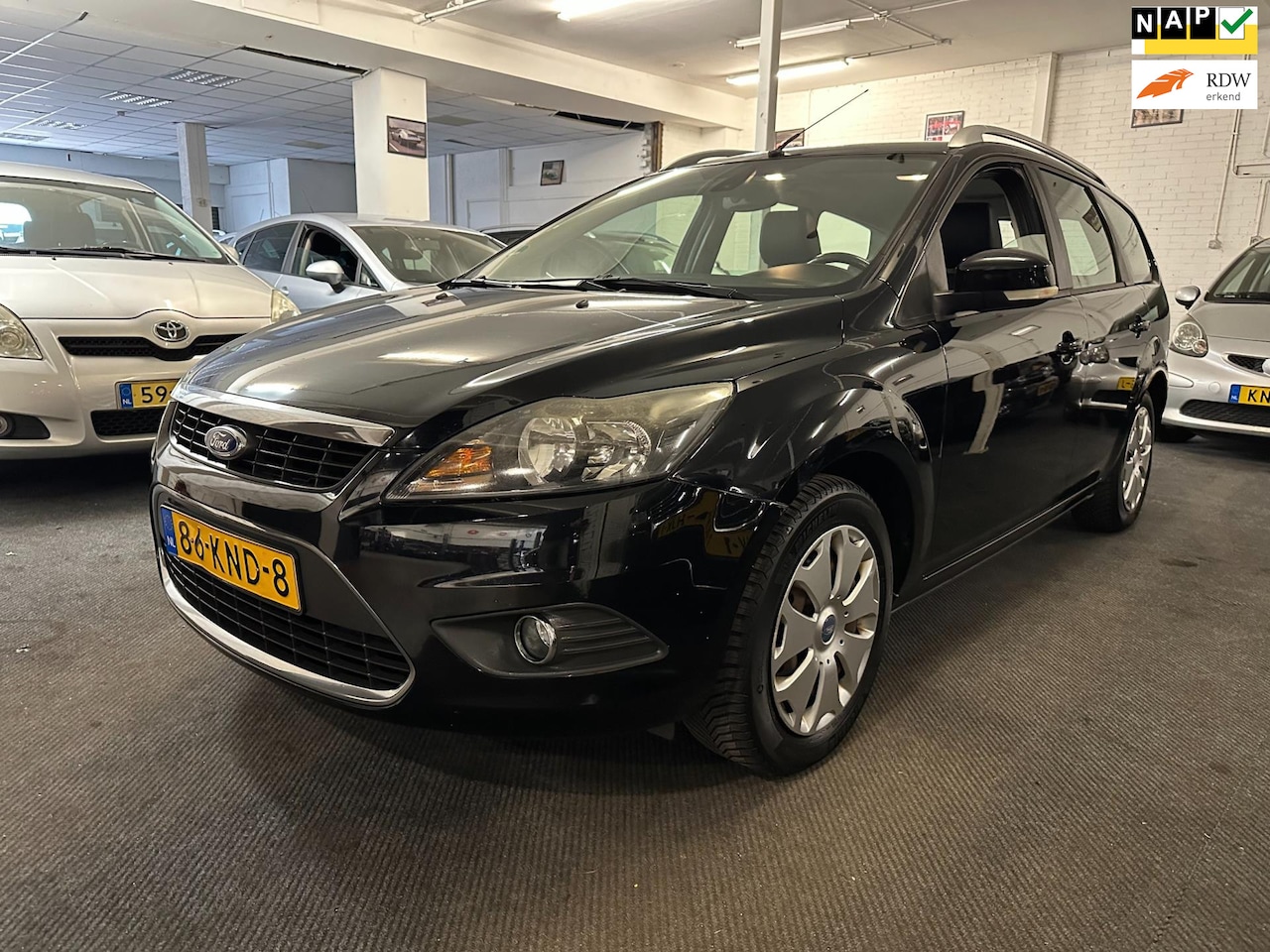 Ford Focus Wagon - 1.8 Limited/Dealer onderhouden/Leder/trekhaak/Apk nw - AutoWereld.nl