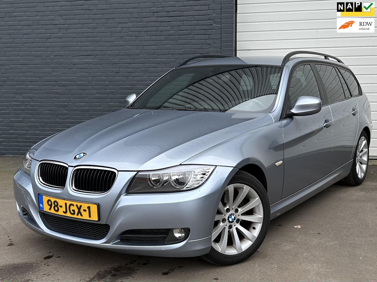 BMW 3-serie Touring - 318i Business Line AUTOMAAT/NAVI/PDC/LMV/NAP - AutoWereld.nl