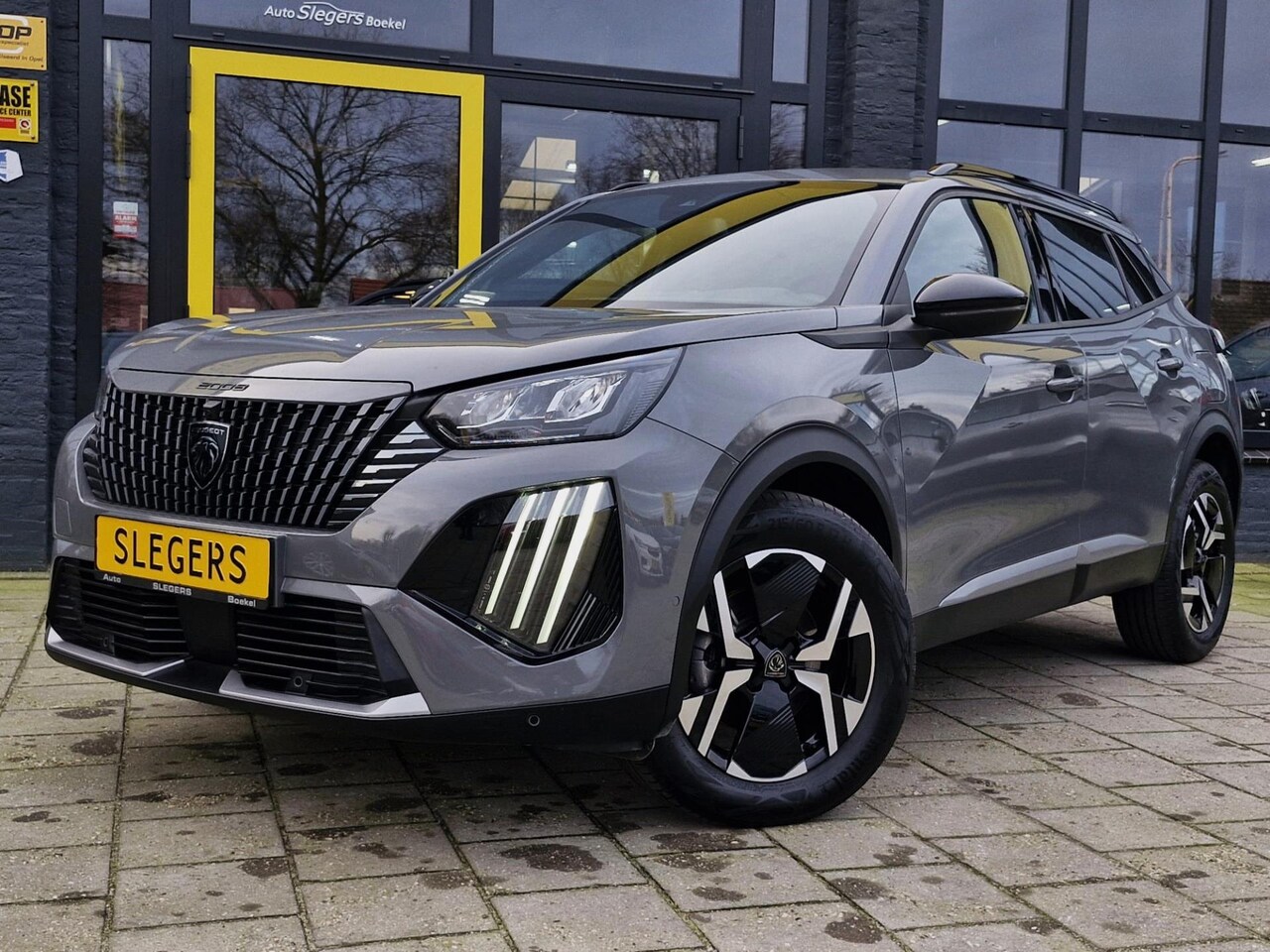 Peugeot 2008 - 1.2 Hybrid 136 Allure Automaat | Camera Voor + Achter | Apple Carplay | Android Auto | Tel - AutoWereld.nl