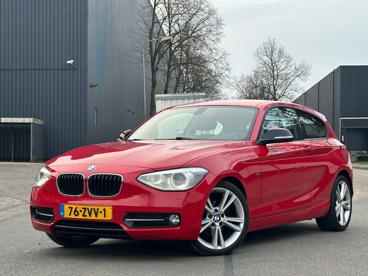 BMW 1-serie - 116i Upgrade Edition/LED/6BAK/NAVI - AutoWereld.nl