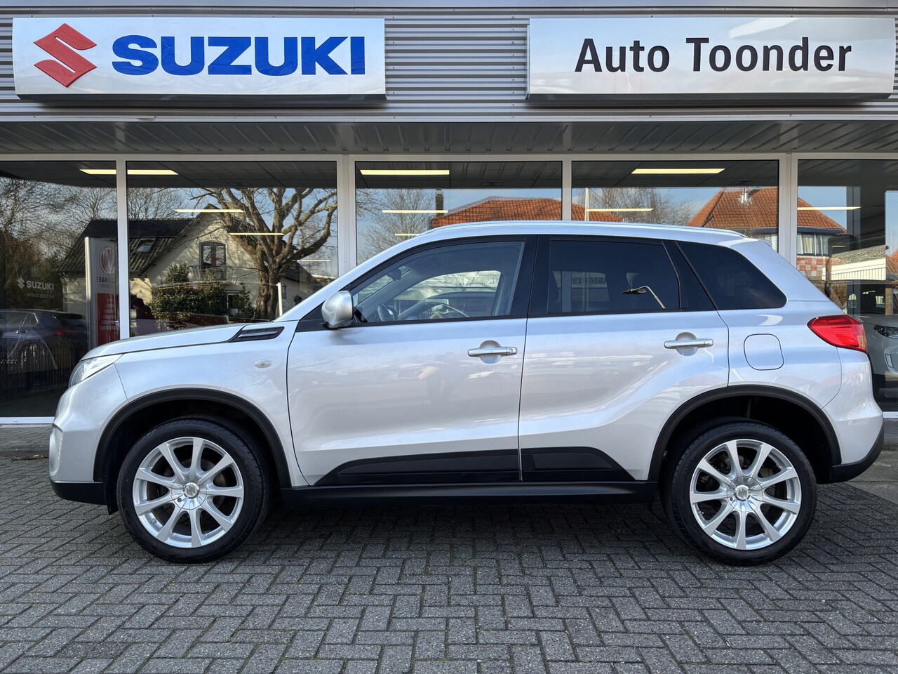 Suzuki Vitara - 1.6 Exclusive/Trekhaak/18"LMV - AutoWereld.nl