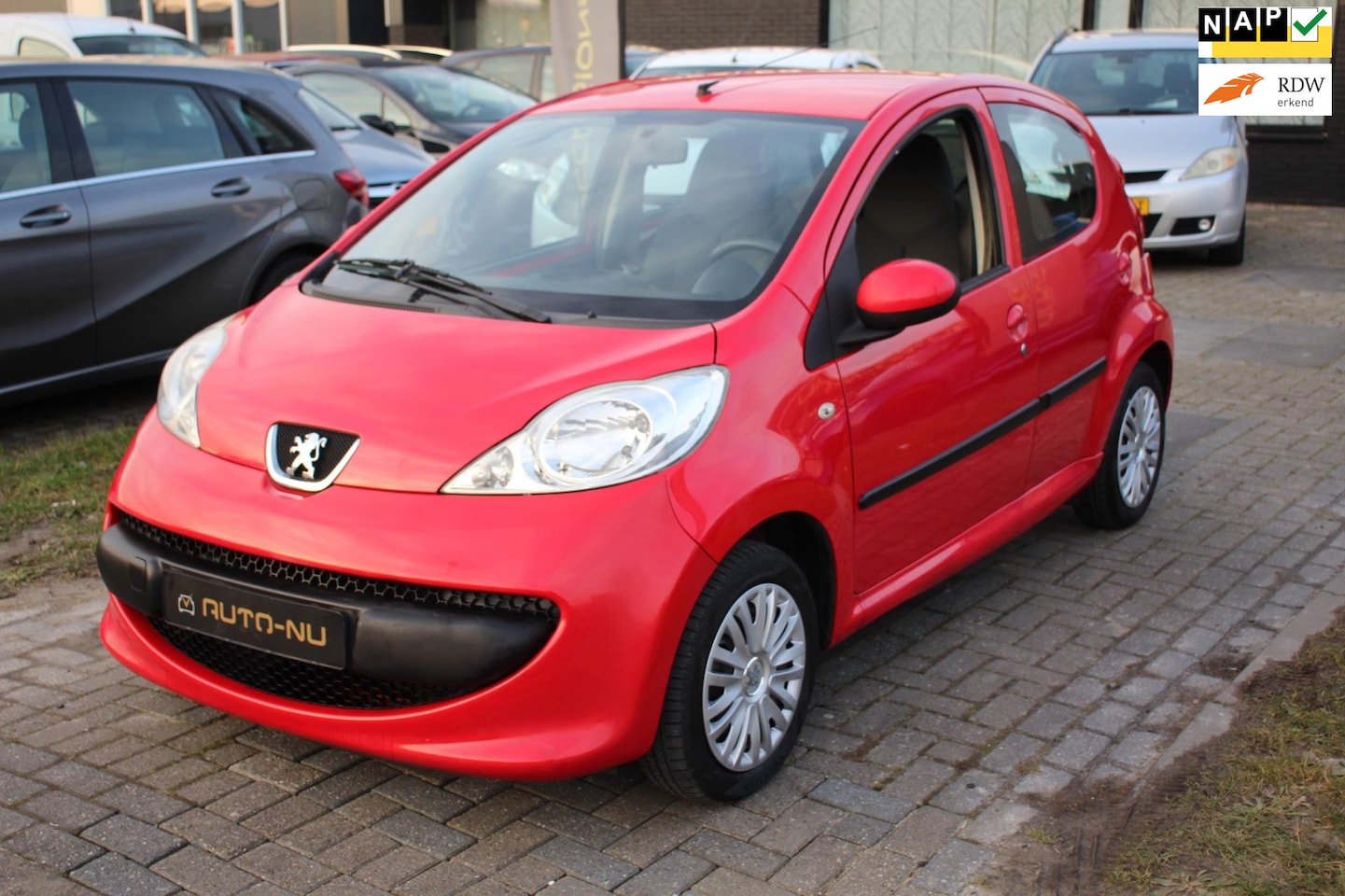 Peugeot 107 - 1.0-12V XS 5-deurs Elec. ramen Centr. Vergr. Zuinig NAP APK - AutoWereld.nl