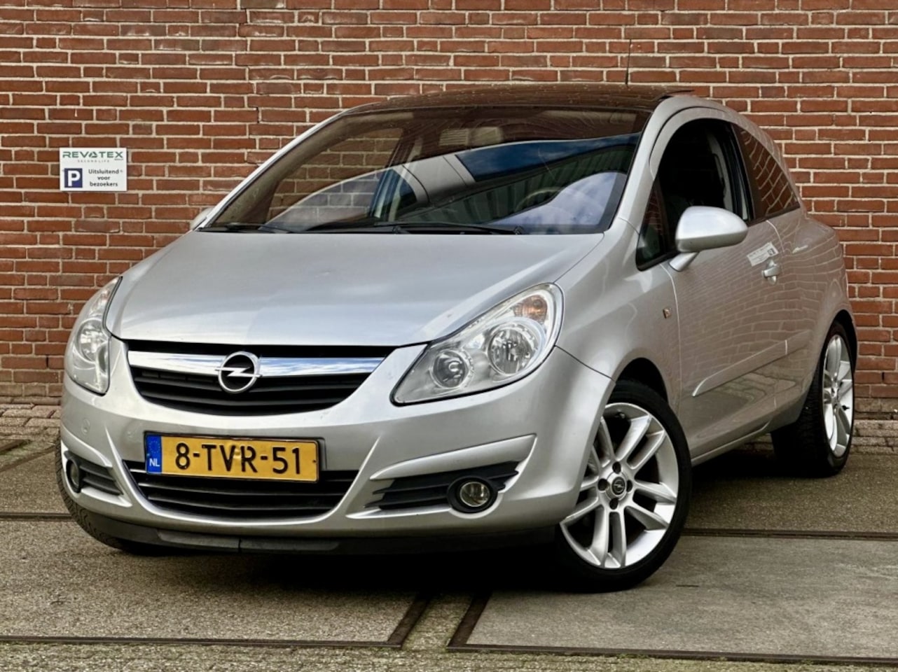 Opel Corsa - 1.2-16V Enjoy 1.2-16V Enjoy - AutoWereld.nl