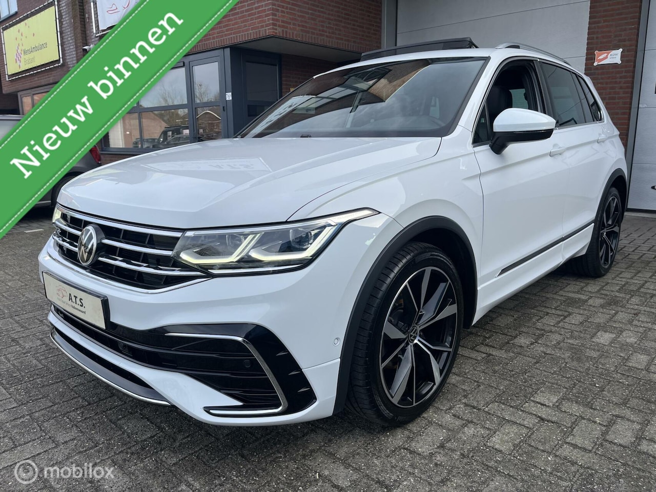 Volkswagen Tiguan - 1.5 TSI R-Line LED*CAMERA*PAN)-DAK*ACC* - AutoWereld.nl