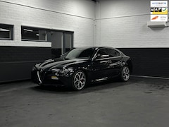 Alfa Romeo Giulia - 2.0T TI, Leder, Pano, H&K, Camera, Automaat, zeer volle uitvoering, 1e eigenaar