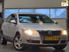 Volkswagen Passat - 1.6 FSI|Airco|Cruise|Trekhaak|Stoelverwarming