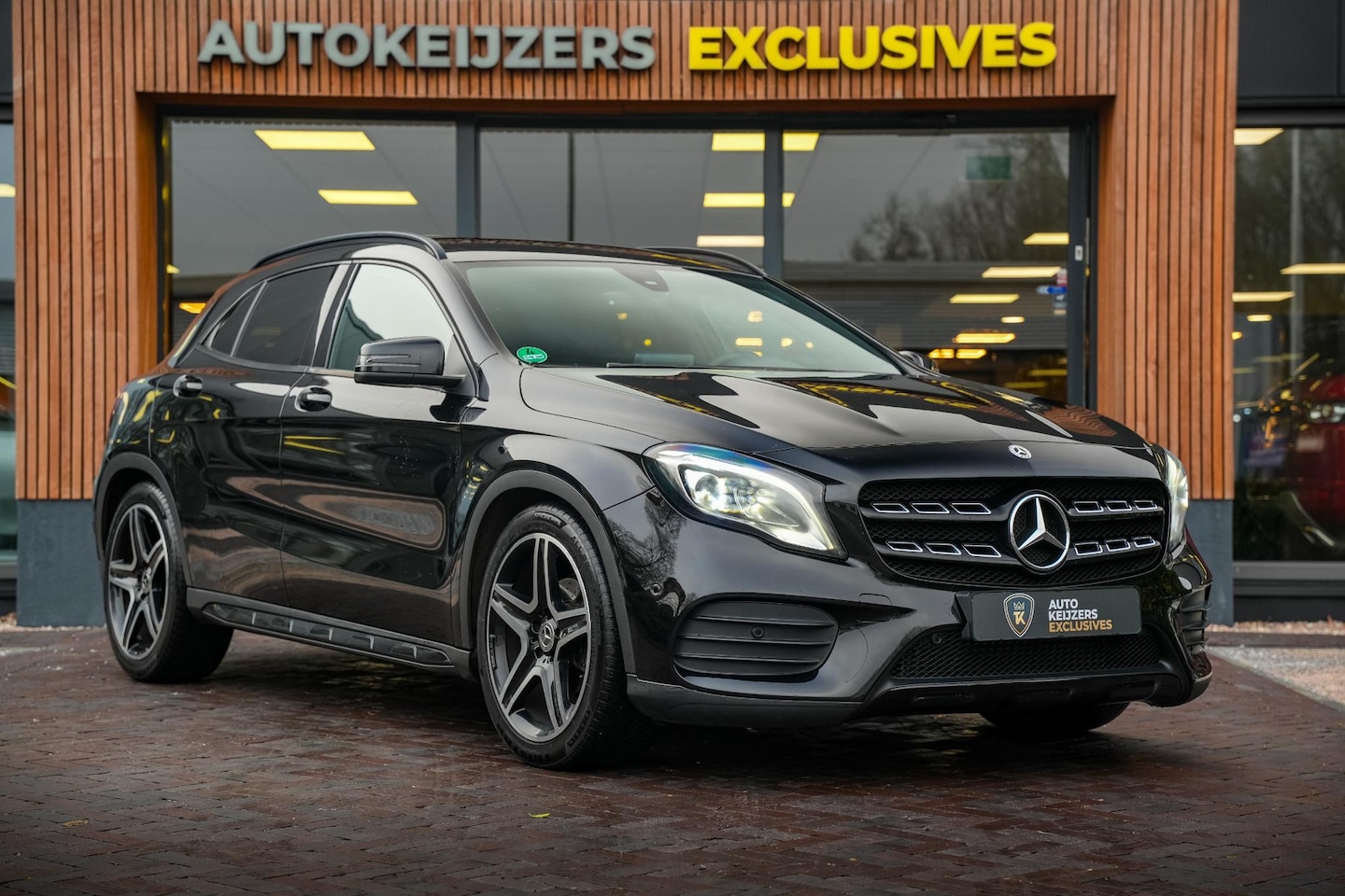 Mercedes-Benz GLA-Klasse - GLA 180 Night pakket Automaat - AutoWereld.nl