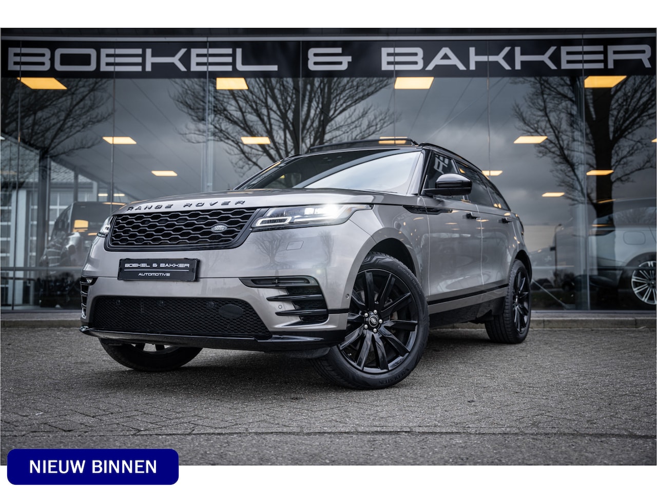 Land Rover Range Rover Velar - 2.0 P300 Turbo AWD R-Dynamic SE - Panodak - 21inch - Meridian - AutoWereld.nl