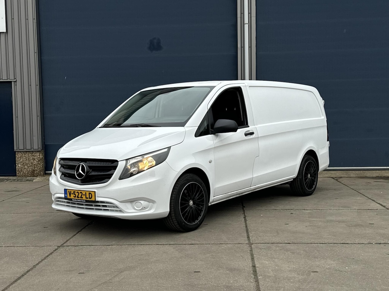 Mercedes-Benz Vito - 114 CDI Lang AIRCO / CRUISE CONTROLE / L2H1 / AUTOMAAT / TREKHAAK - AutoWereld.nl