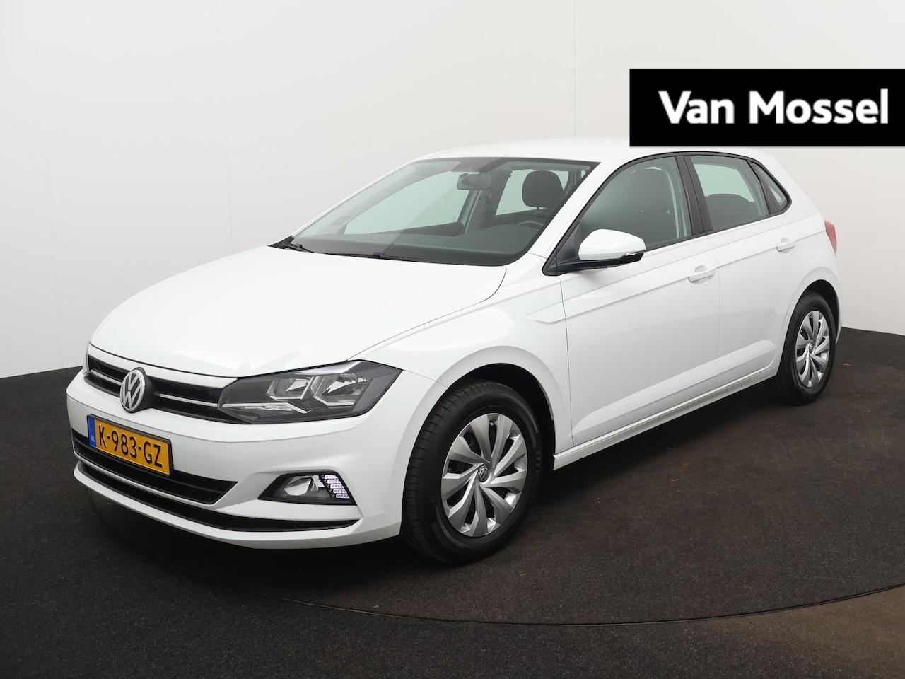 Volkswagen Polo - 1.0 MPI Comfortline | Trekhaak | Airco | Cruise Control | Radio | Carplay - AutoWereld.nl