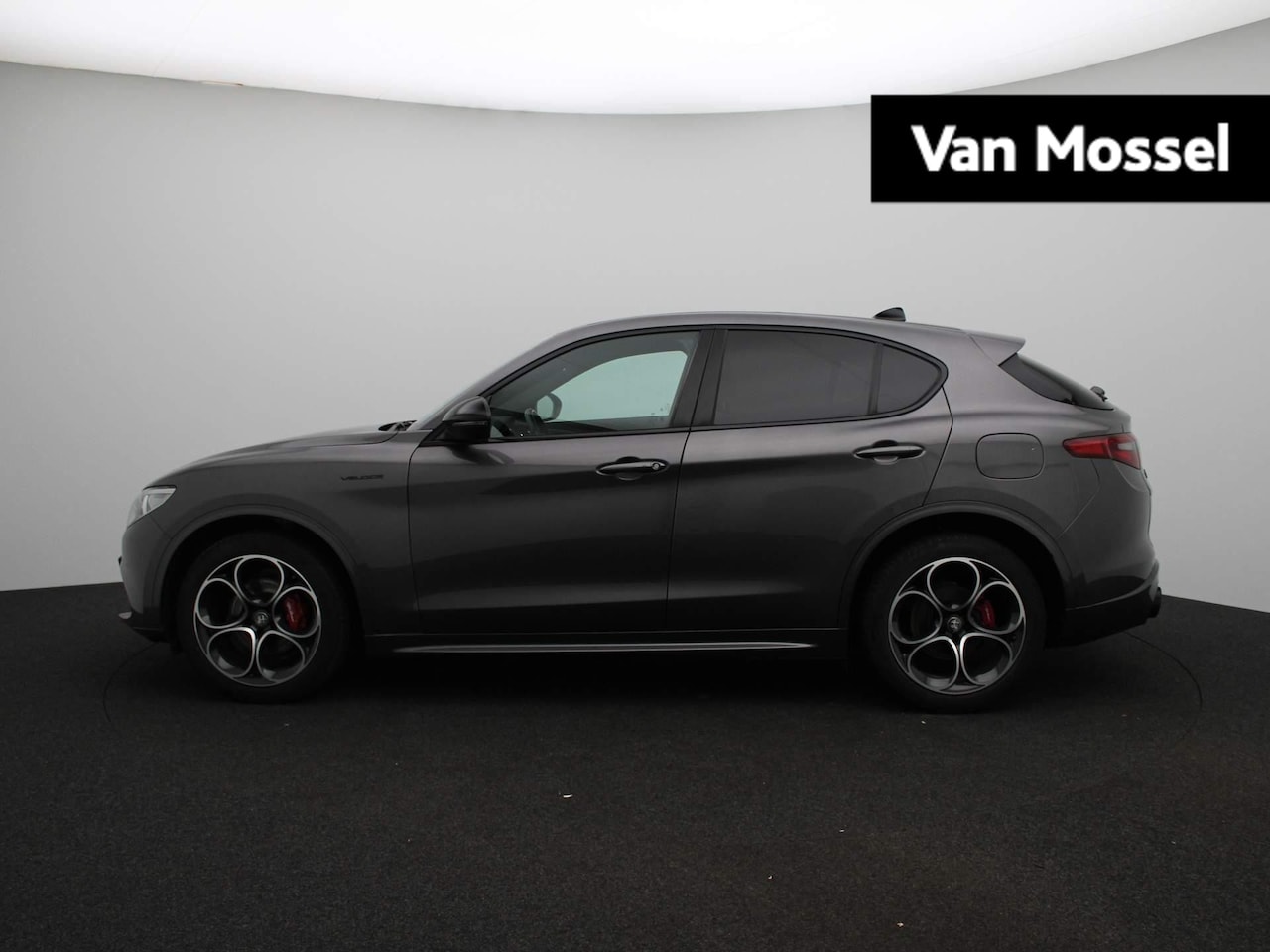 Alfa Romeo Stelvio - 2.2 JTD AWD Veloce | Harman Kardon  | Lederen Sportstoelen | Stoel & Stuur verwarming | Pa - AutoWereld.nl