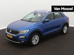 Volkswagen T-Roc - 1.5 TSI Style Business | Automaat | Trekhaak | Airco | Navigatie | Parkeersensoren