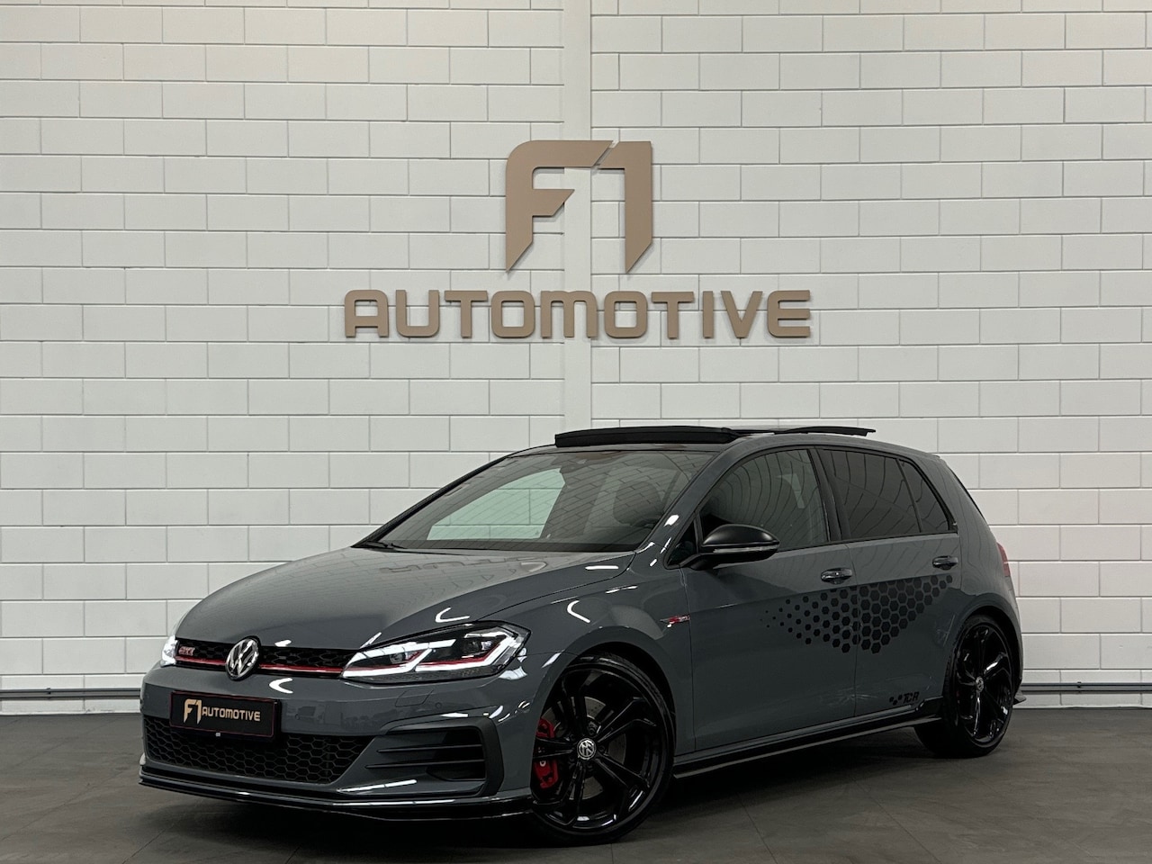 Volkswagen Golf - 2.0 TSI GTI TCR Pano|DiscoverPro|Cam|Stage2 - AutoWereld.nl