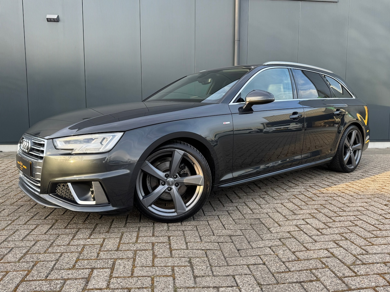 Audi A4 Avant - * 2x S-line * - AutoWereld.nl