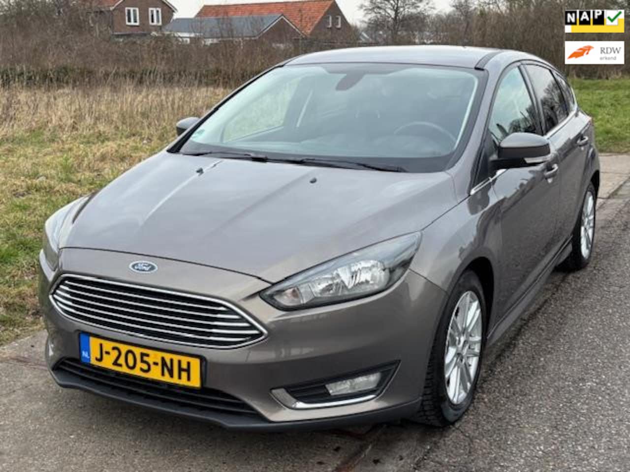 Ford Focus - 1.0 Titanium Edition 5-Drs ECC Audio/CD Multimedia Electric pakket LMV 16" ESP ABS Cruisec - AutoWereld.nl