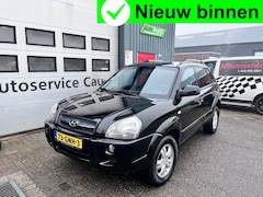 Hyundai Tucson - 2.0i Dynamic Leer|stoelverw|4sei banden