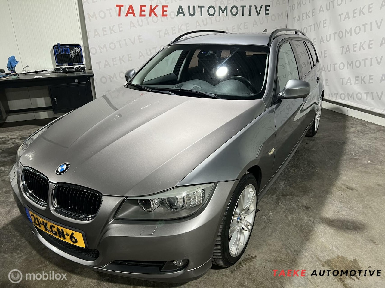 BMW 3-serie Touring - 320i High Executive Climate/Cruise/Leder - AutoWereld.nl