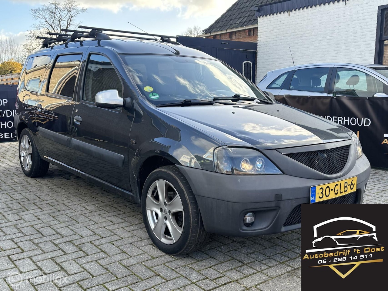 Dacia Logan MCV - 1.6-16V Lauréate 7p. 1.6-16V Lauréate 7p, airco, trekhaak, nw apk - AutoWereld.nl