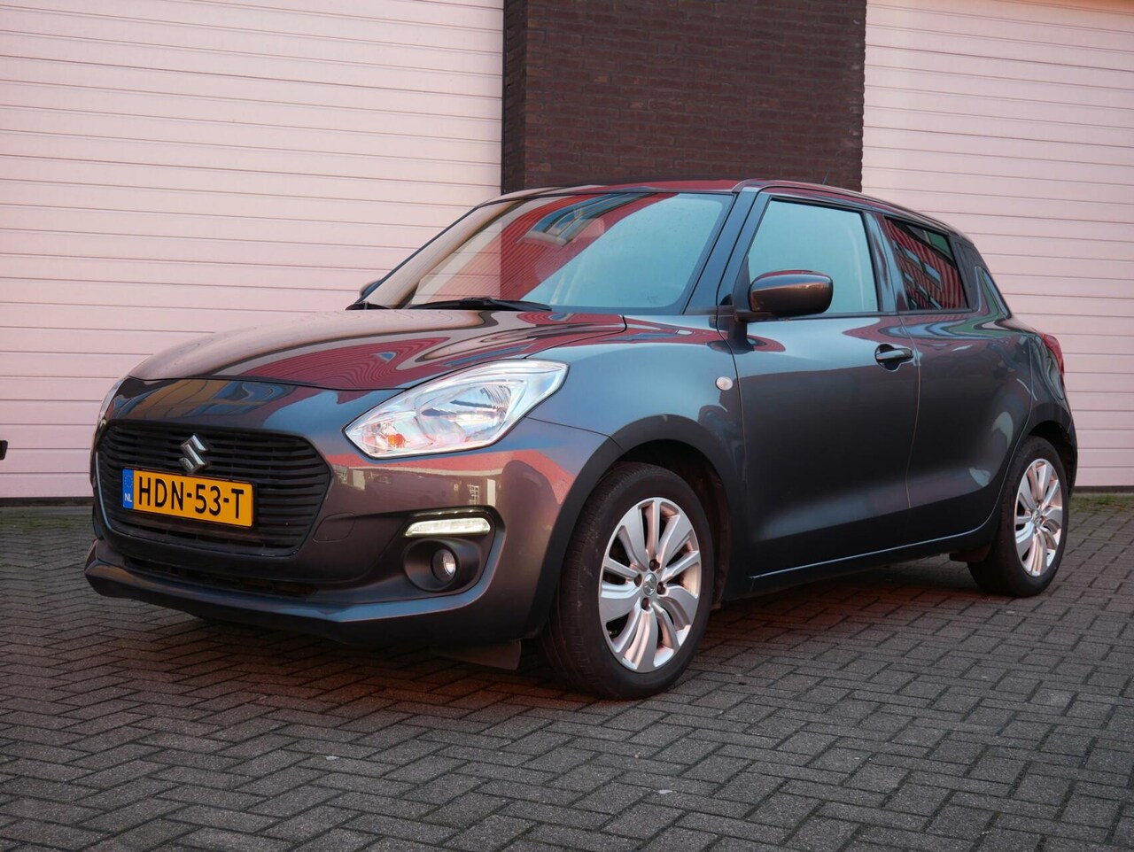 Suzuki Swift - 1.2 Select Navi+BT| Trekhaak| Camera| Dealer auto - AutoWereld.nl