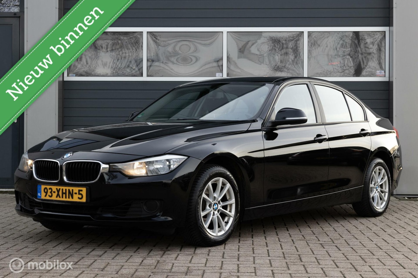 BMW 3-serie - 320i 184PK Aut8 (f30) 2012 ZWART nwe APK - AutoWereld.nl