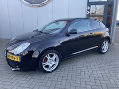 Alfa Romeo MiTo - 1.4 Centenario Airco | Leer | Cruise control | Parkeer sensoren