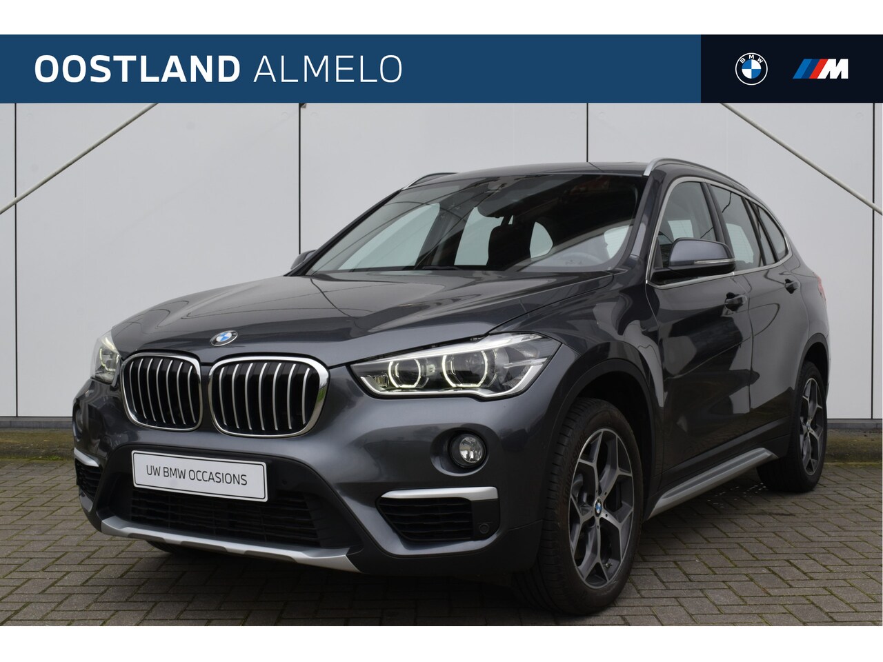 BMW X1 - sDrive20i High Executive xLine Automaat / Panoramadak / Sportstoelen / LED / Head-Up / Par - AutoWereld.nl