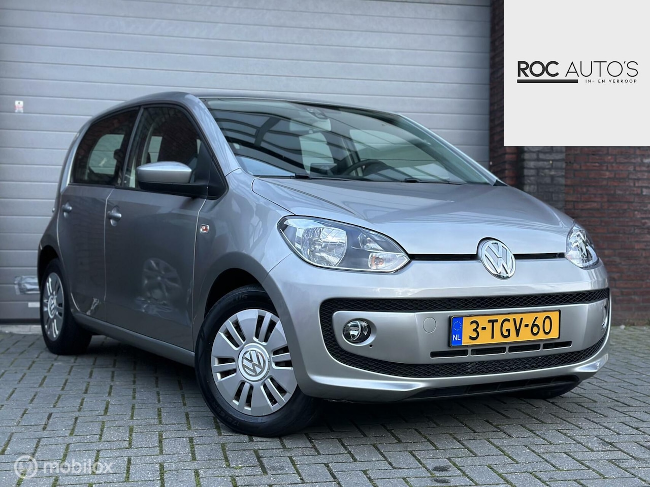 Volkswagen Up! - 1.0 move up! BlueMotion | Airco | Navigatie - AutoWereld.nl