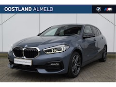 BMW 1-serie - 118i Executive Sport Line Automaat / Sportstoelen / LED / Active Cruise Control / Parking