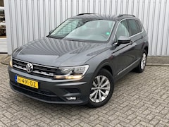 Volkswagen Tiguan - 1.5 TSI 131pk Comfortline | 1e eigenaar | Adaptief cruise control | Trekhaak | Privacy gla