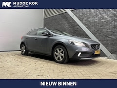 Volvo V40 Cross Country - T3 Momentum | Automaat | Panoramadak | Trekhaak | Camera | Stoelverwarming