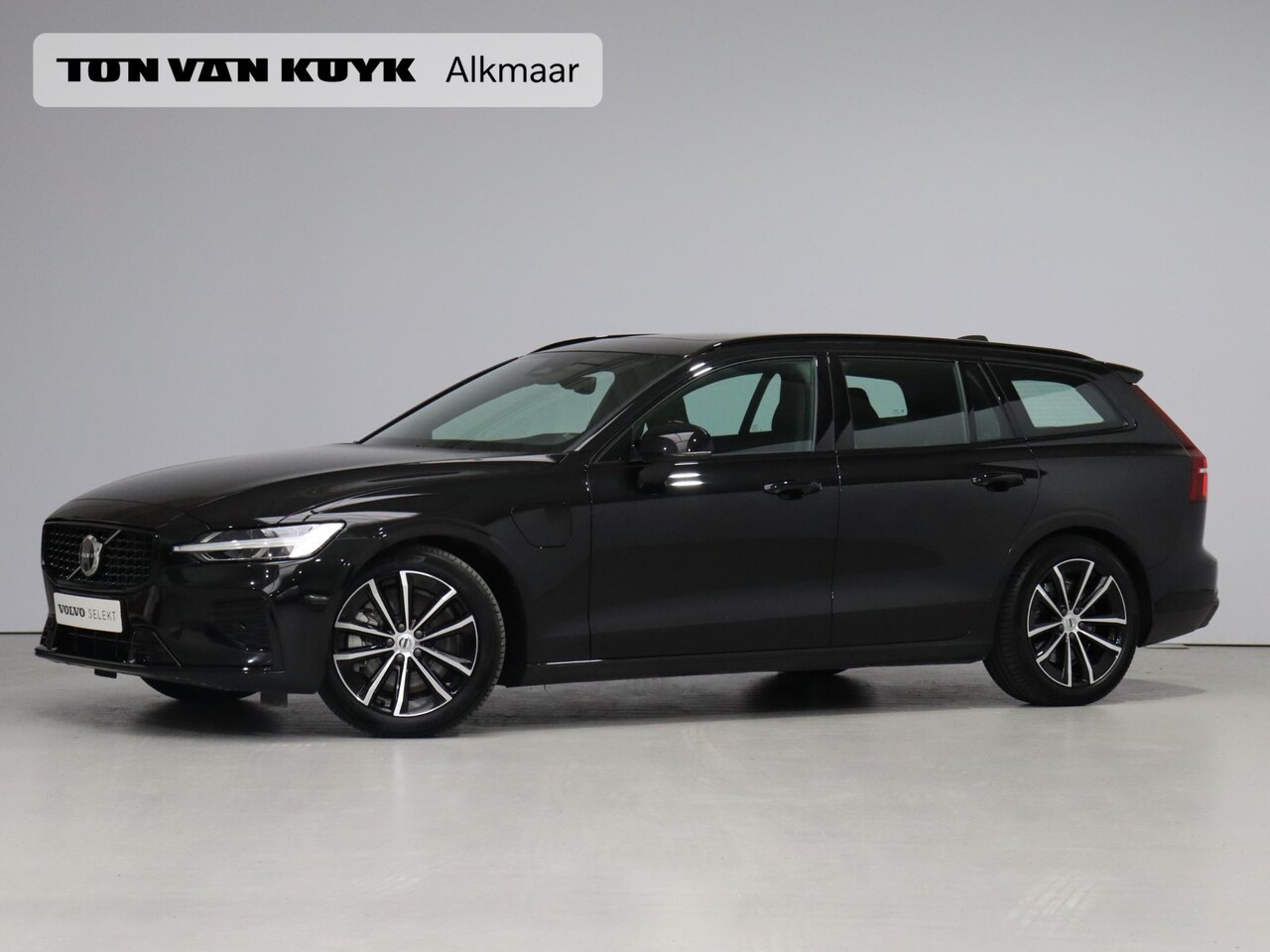 Volvo V60 - 2.0 T6 Plug-in hybrid AWD Plus Dark / Trekhaak / Pano. dak / 360 camera / Harman Kardon / - AutoWereld.nl