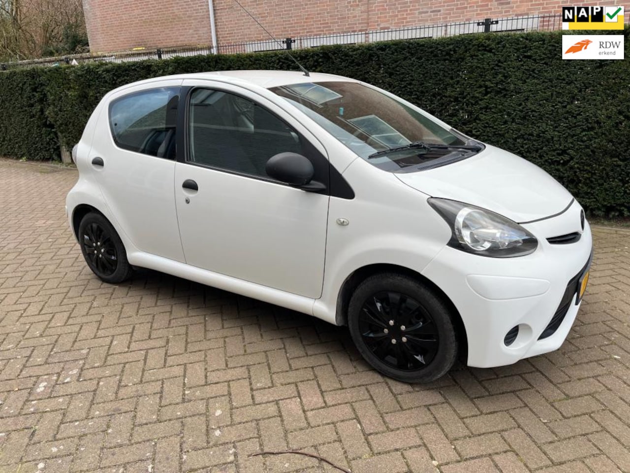 Toyota Aygo - 1.0 VVT-i Access 1.0 VVT-i Access - AutoWereld.nl