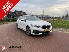 BMW 1-serie - 118i High Executive Edition | Automaat | Leer | Elektrische achterklep | NL-Auto |