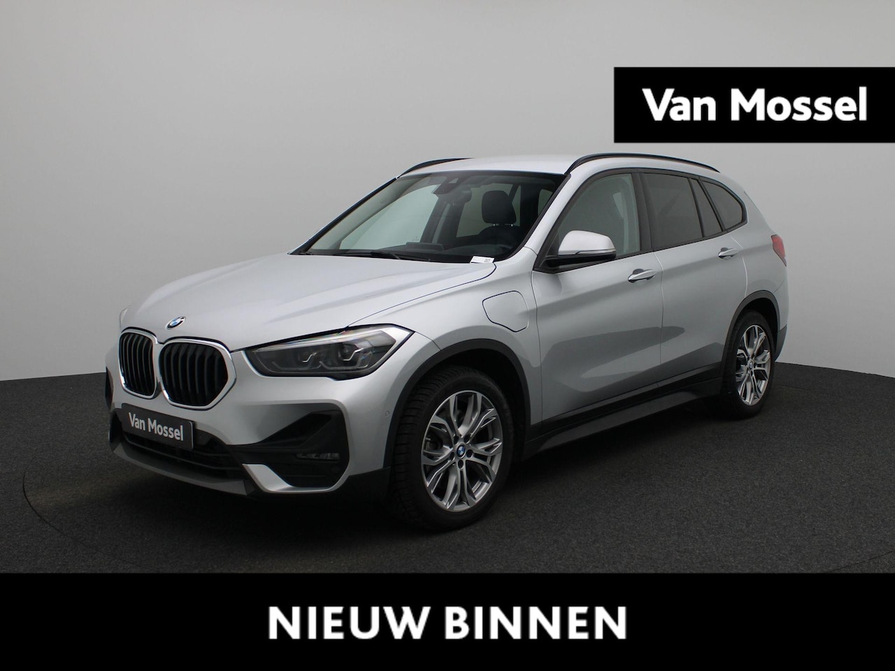 BMW X1 - xDrive25e Executive | Lederen Bekleding  | LED Verlichting | Navigatie | Head Up Display | - AutoWereld.nl