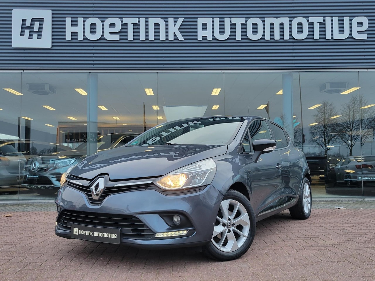 Renault Clio - 0.9 TCe Intens | Parkeersensoren | Cruise | BasReflex | Volledig dealer onderhouden - AutoWereld.nl