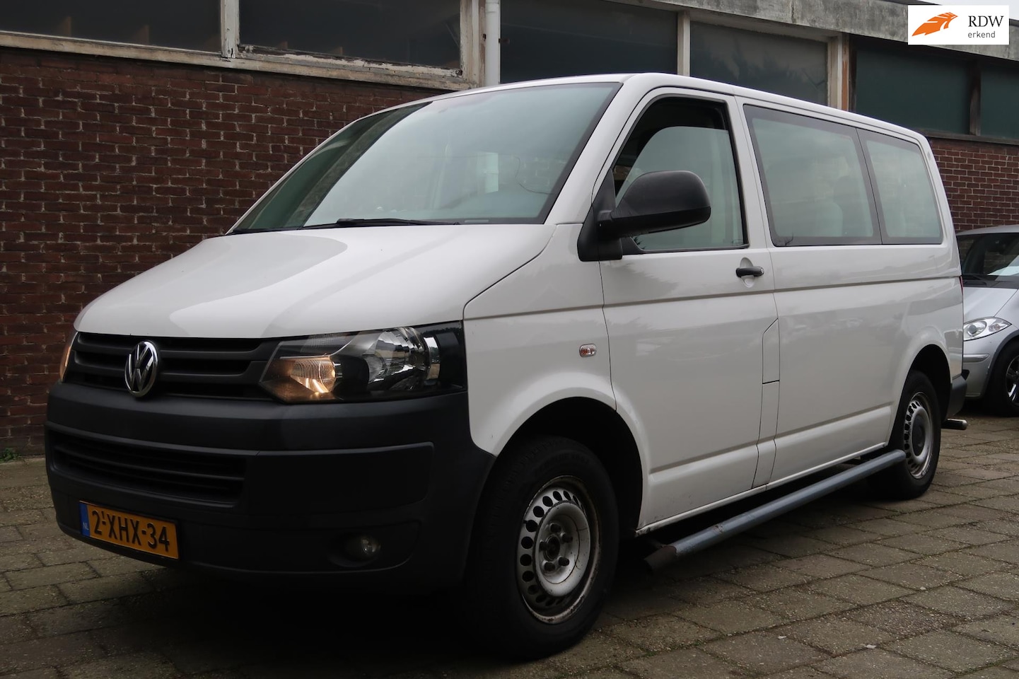 Volkswagen Transporter Kombi - 2.0 TDI L1H1 Trendline Baseline 2.0 TDI L1H1 Trendline Baseline - AutoWereld.nl